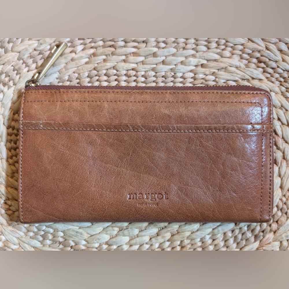 Margot New York Leather Envelope Wallet 
Excellent never used condition